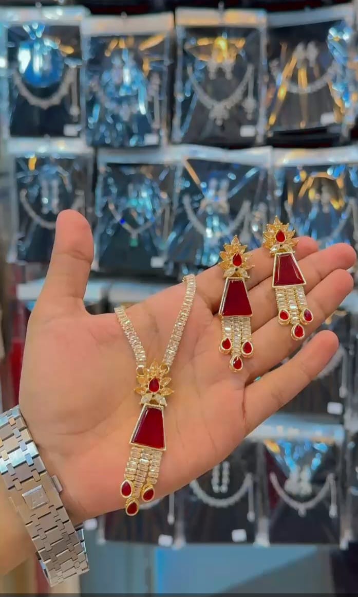 NECKLACE