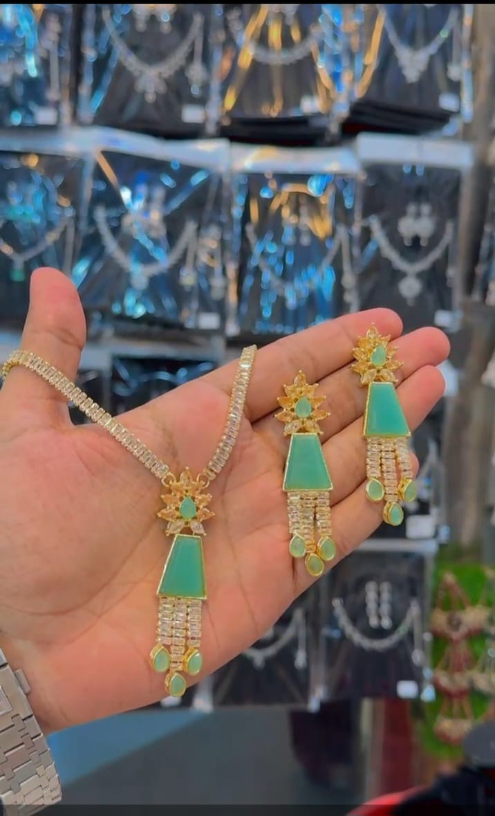 NECKLACE